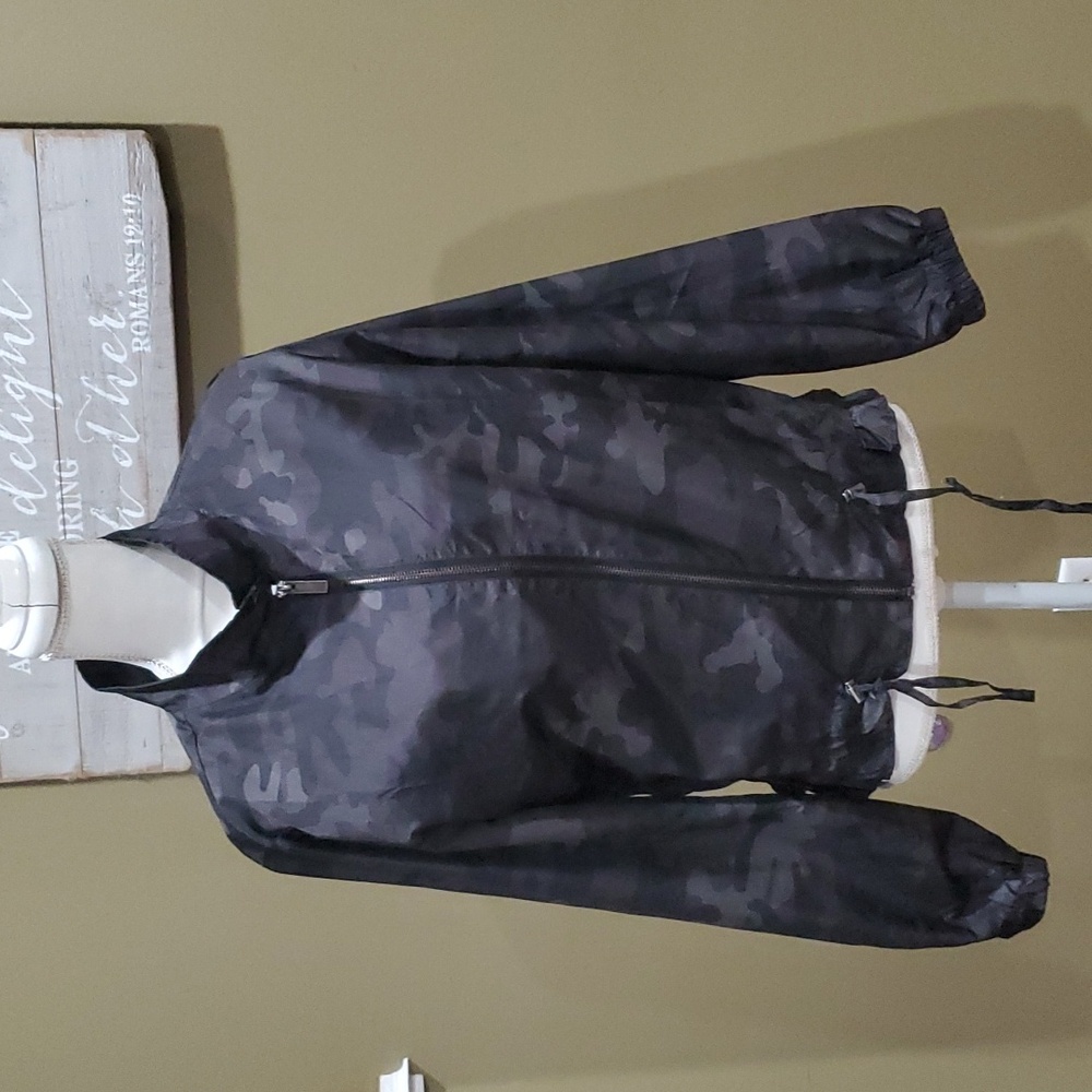 Sanctuary Cropped Anorak Camo Medium